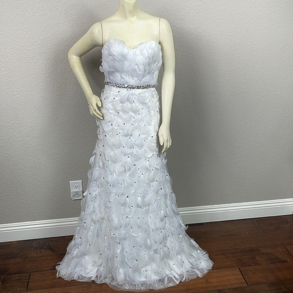 NWT Mac Duggal White Feather Rhinestone Sweetheart Strapless Gown Dress Wedding - Picture 4 of 17